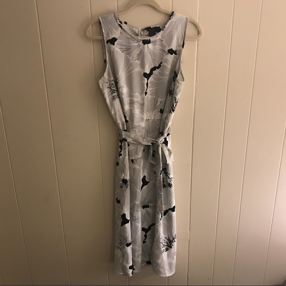 ✨ Light blue midi dress with tie waist and slits ✨